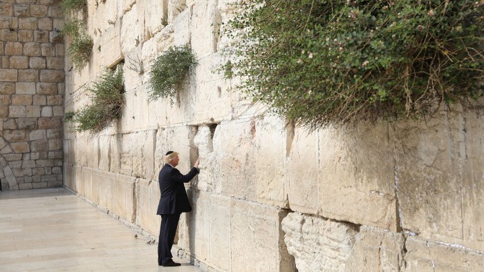 Trump_EU_Muro_Lamentos.jpg (700&times;394)