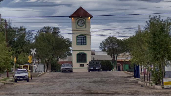 Detiene a dos policías de Ahumada en Chihuahua