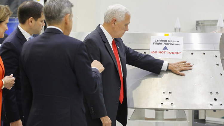 Promete Pence nueva era en exploración espacial de EU