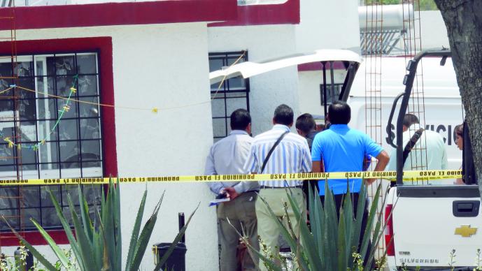 Por engaño, mujer asesina a sus hijos y se suicida en Querétaro