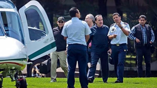 Senador usa helicóptero del ejército !para ir a jugar golf¡ Senador usa helicóptero del ejército !para ir a jugar golf¡