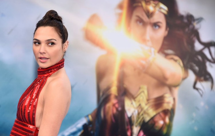 Gal Gadot exige despido de productor tras ser acusado de acoso sexual Gal Gadot exige despido de productor tras ser acusado de acoso sexual