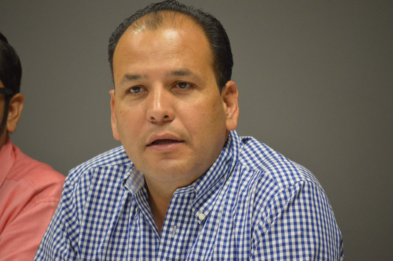 Omar bazan pri chihuahua
