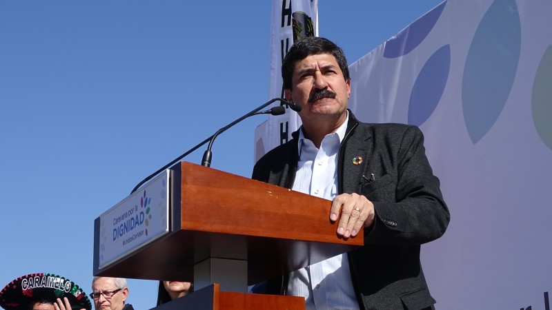 Acusa Corral represalias de EPN por exhibir desvíos