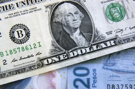 Dólar Cierra En 19 06 Pesos Bancos Mexicanos Puente Libre