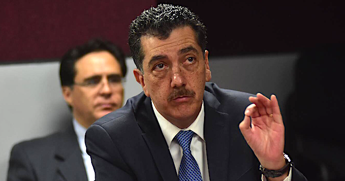 Fuentes velez traje