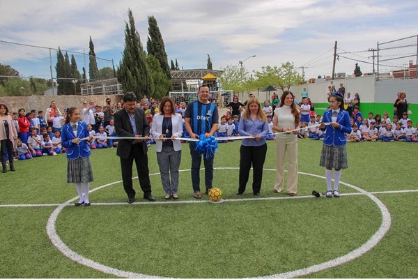 Maestra de primaria fue arrestada por tener relaciones con alumno