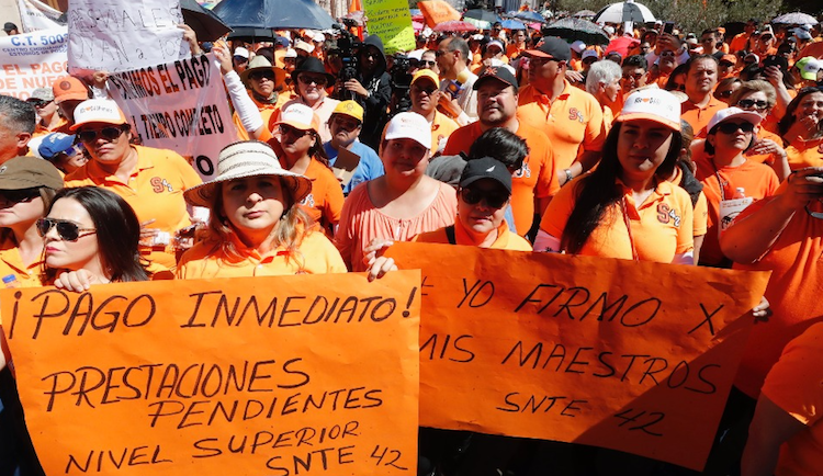 Maestros protesta