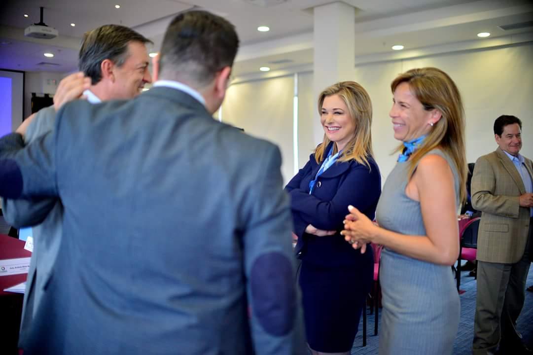 Maru y empresarios cce