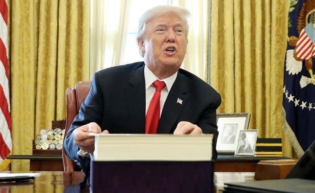 061018 trump paper feature