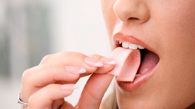 Tragarse chicle