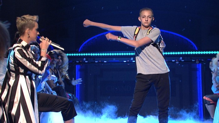 Floss dance1