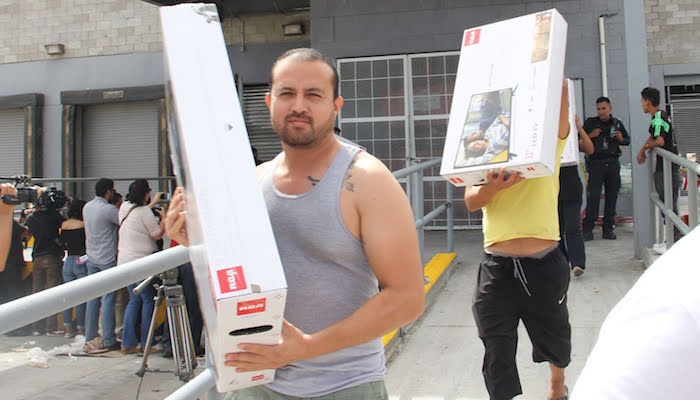 Venden televisores en 3.29 pesos — Juárez Venden televisores en 3.29 pesos — Juárez