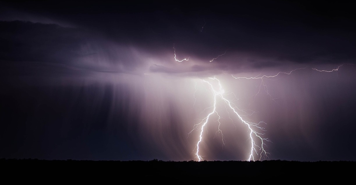 Lightning bolt 768801 1280