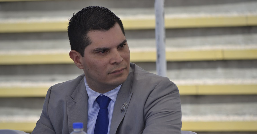 Comisionado aparicio 2