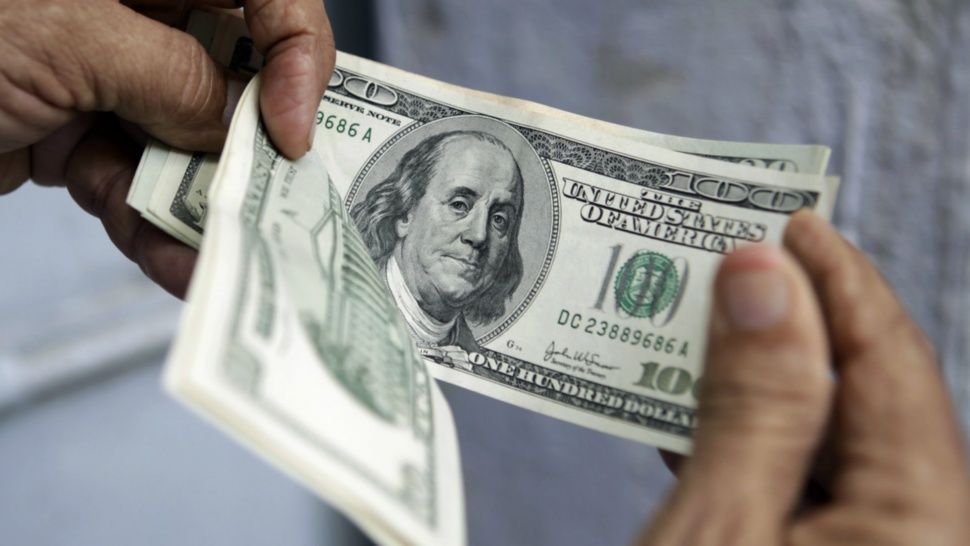 Dolares