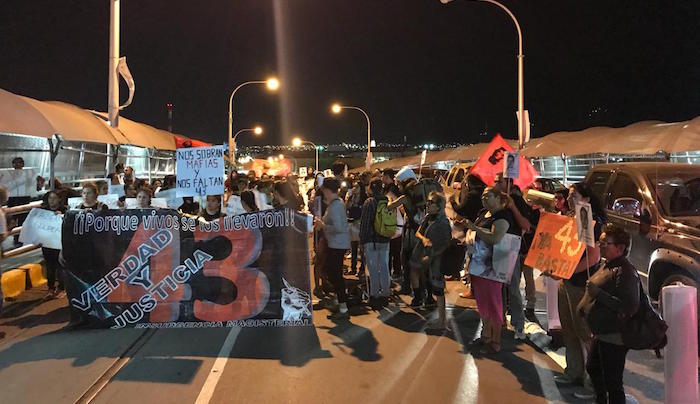 Finaliza la marcha por los 43 de Ayotzinapa en CDMX