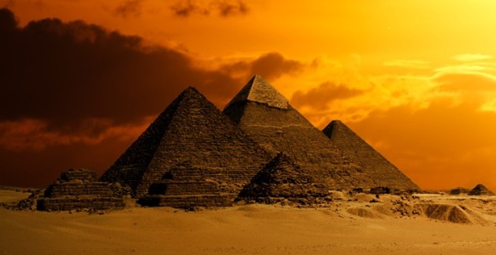 Pyramid 2675466 640