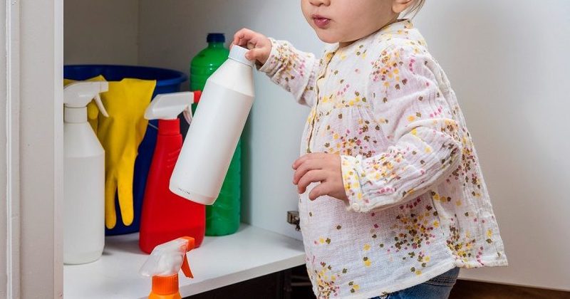 Veneno en casa bebe 830x553