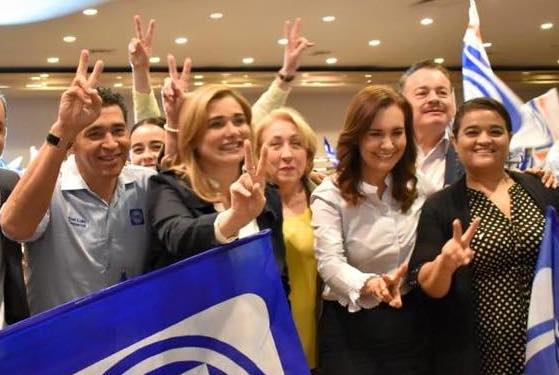 Rocio reza y maru
