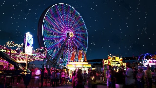 Carnival rides 2648047 640