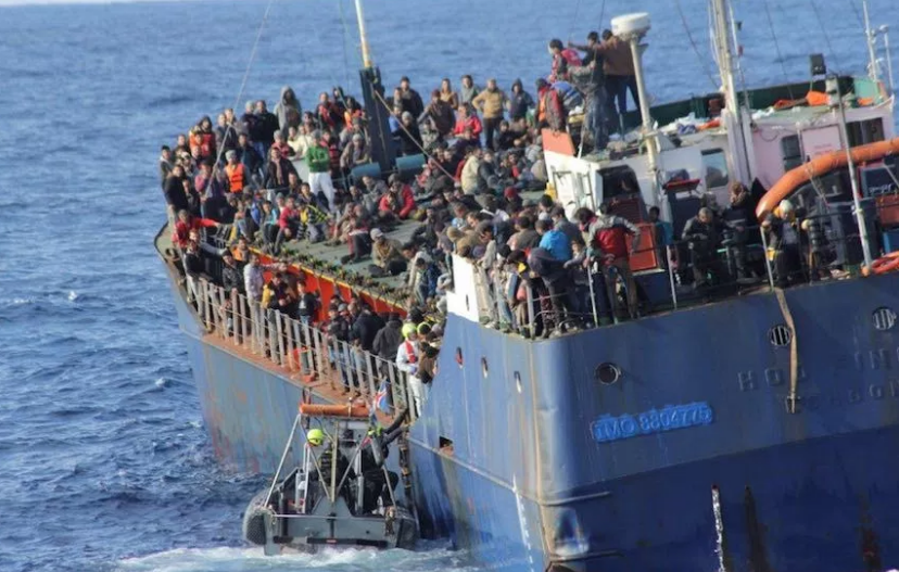 Mirar sobre la pesca el flotador