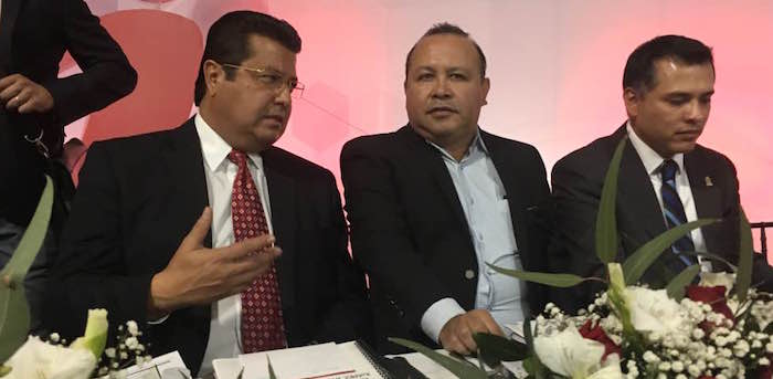 Armando cabada y dele